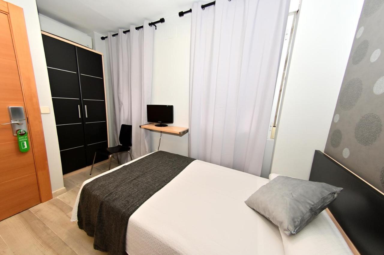 Single Room with Private Bathroom